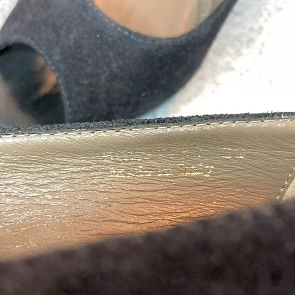 Hugo Boss orange stacked‎ black suede peep toe heels. 4.5” heels Eu 39. Box 10 - Picture 5 of 6